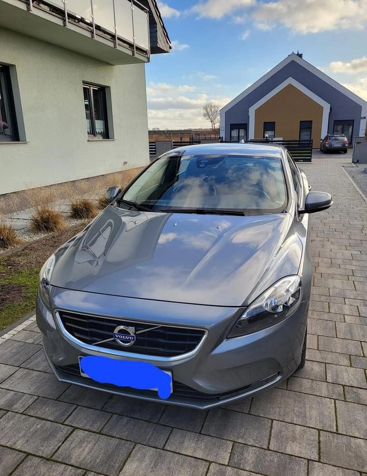Volvo V40 cena 43900 przebieg: 198000, rok produkcji 2015 z Łaziska Górne małe 56